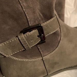 Women’s Grey Thigh High Boots Size 7.5